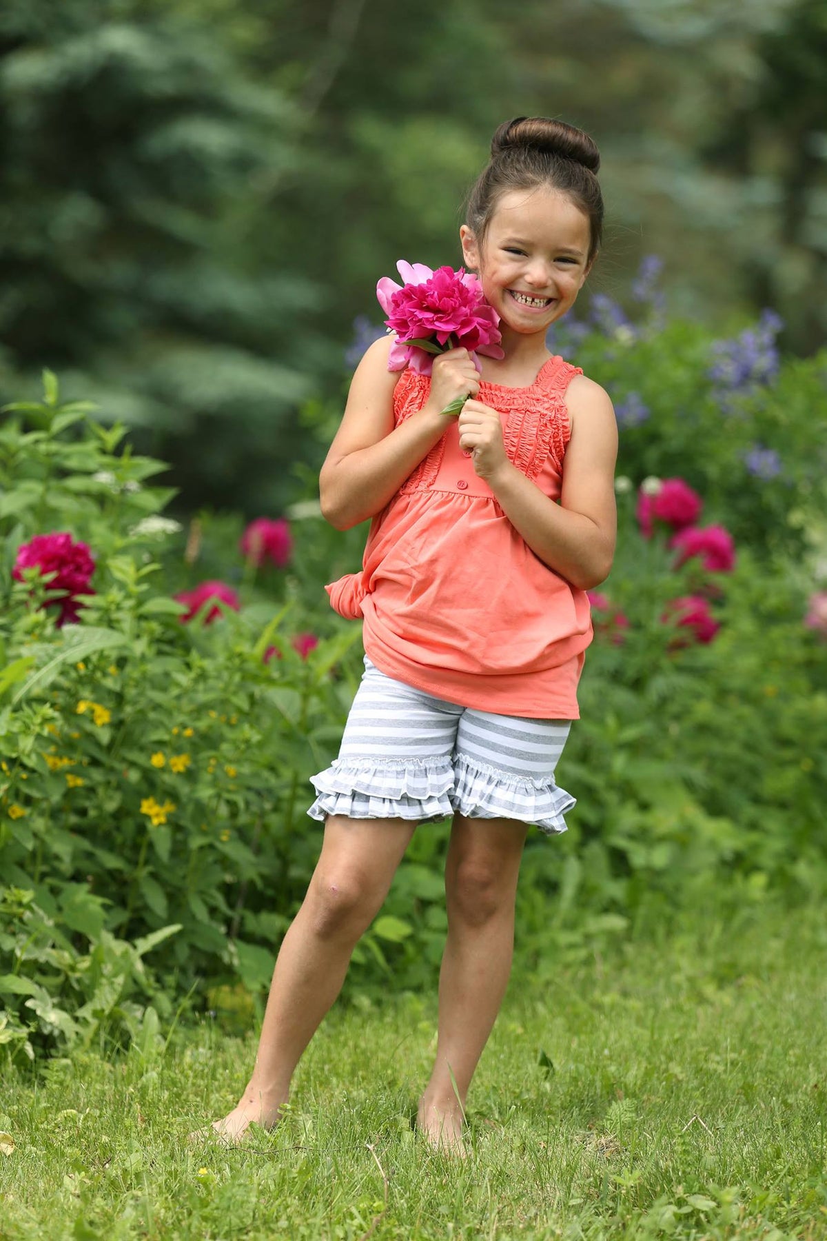 Ruffled Shorties - T-Shirt/White - Pearls and Piggytails