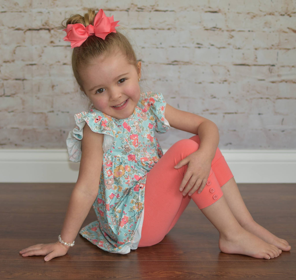 Capri Sutton Button Leggings - Coral