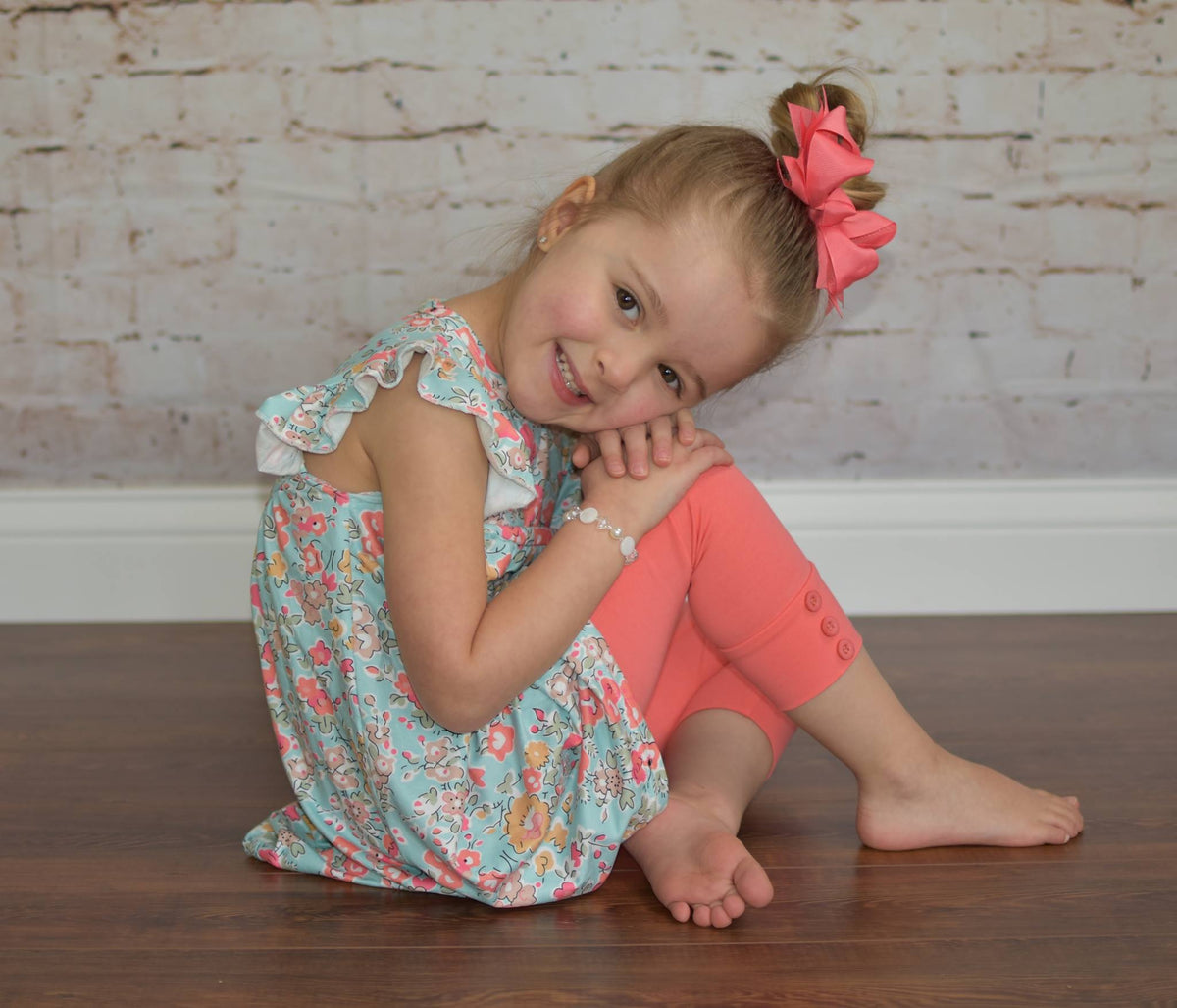Capri Sutton Button Leggings - Coral