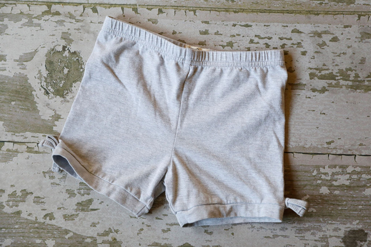 Cartwheel Shorts - T-Shirt